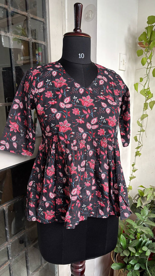 CS - Black and Pink Peplum top