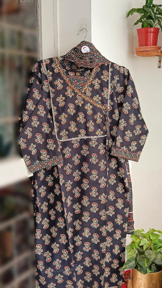 Yukta - Black Katha embroidery Cotton Kurti 3pc set